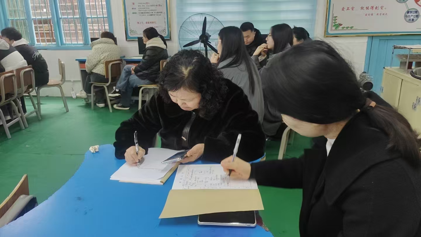 积极开展教研活动，共促教学发展(pic1)