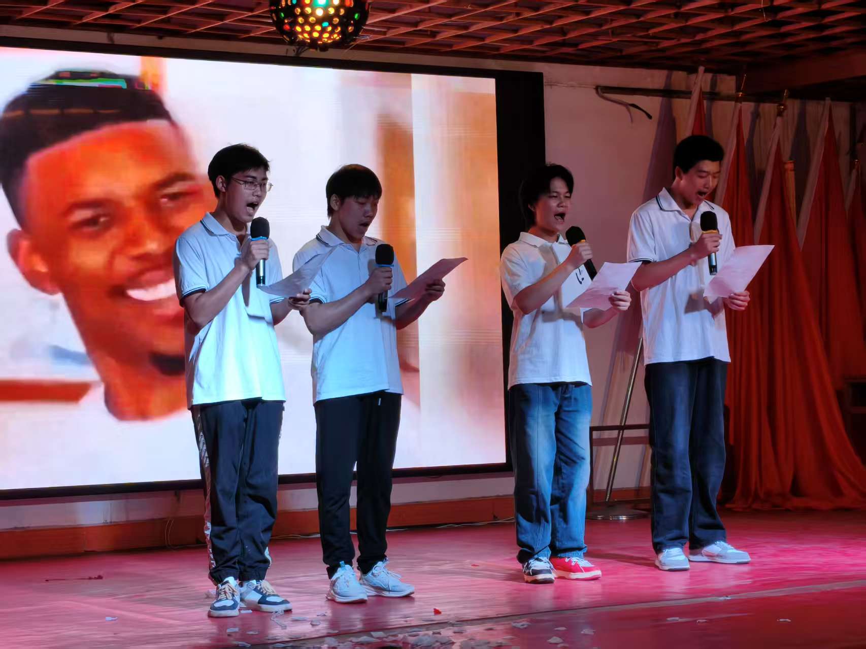 【最新】我校隆重举行庆“五一”迎“五四”文艺汇演(pic6)