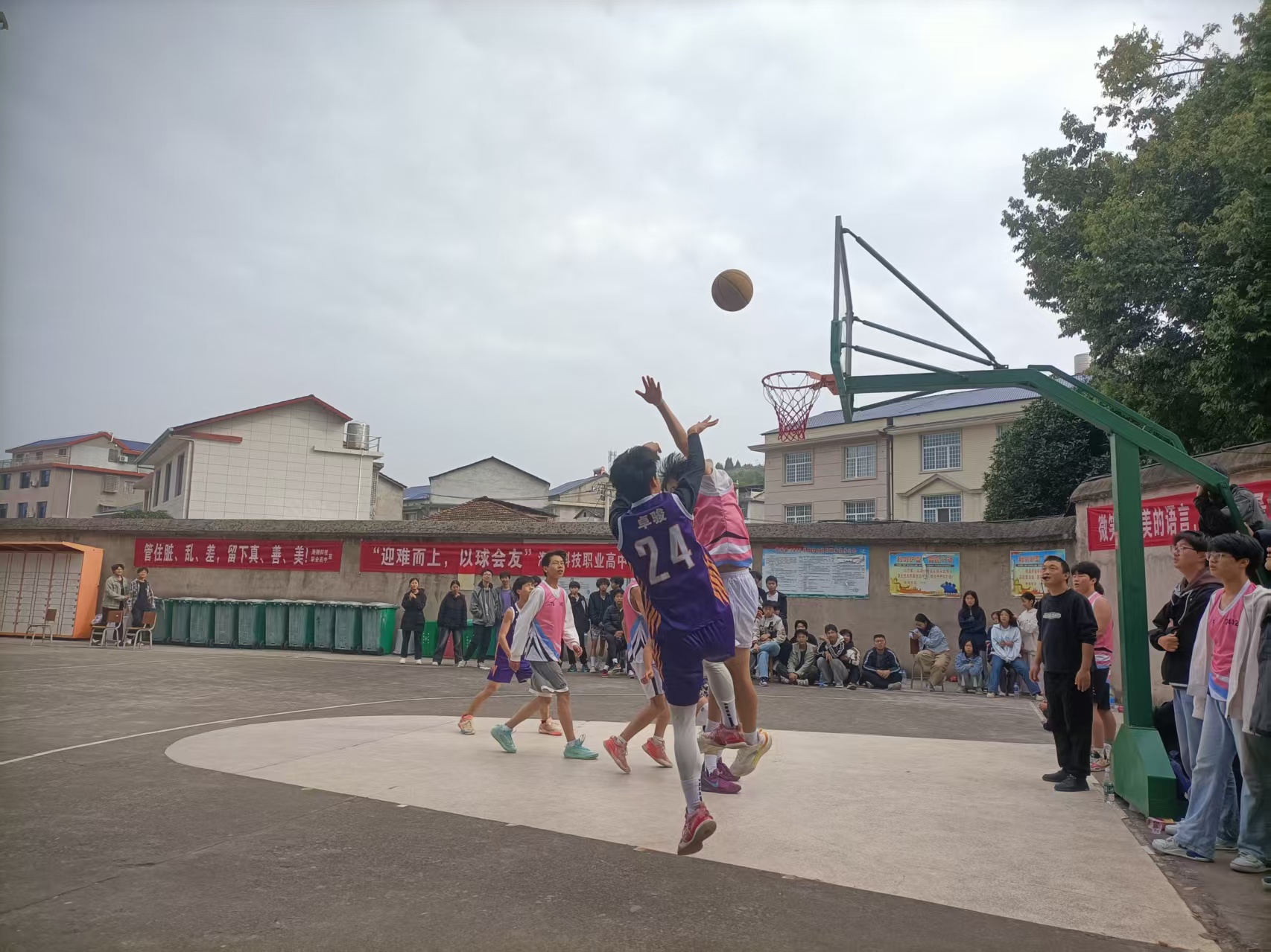 【最新】“迎‘篮’而上，以球会友”校园篮球赛圆满落幕(pic3)